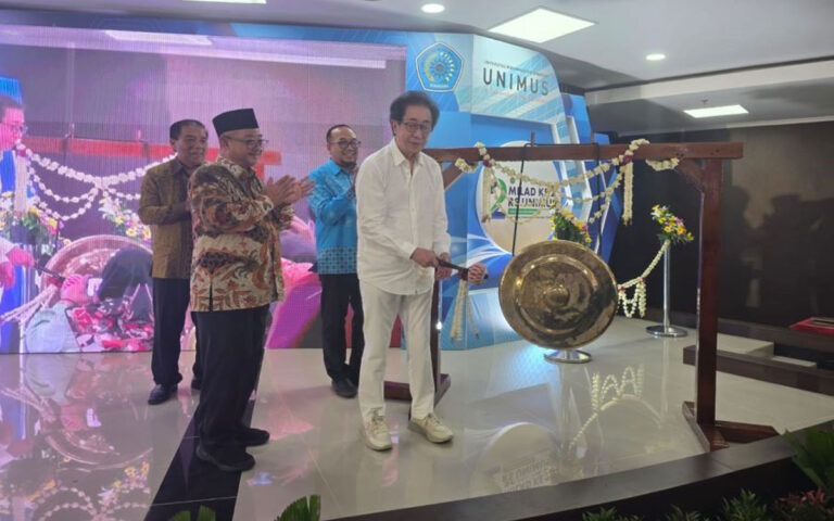 Sido Muncul Kembali Gelar Operasi Katarak Gratis Untuk 100 Pasien di RS Unimus