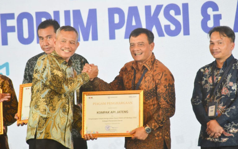 Komitmen Ciptakan Birokrasi Bersih, Jateng Raih Dua Penghargaan dari KPK
