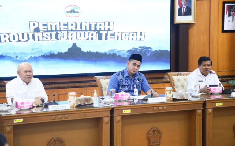 Pembangunan Hybrid Sea Wall Pantura Membutuhkan Waktu 20-30 Tahun