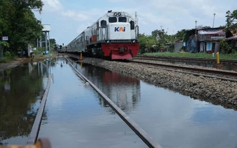 KA Jalur Pekalongan-Sragi Masih Dengan Kecepatan Terbatas