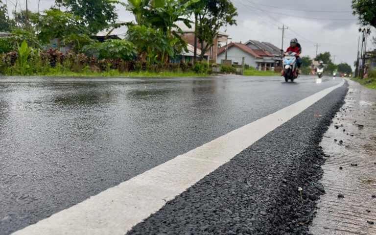 Pemprov Jateng Percepat Perbaiki Ribuan Jalan Berlubang