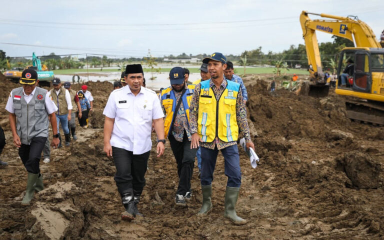 Percepatan Penutupan Tanggul Sungai Tuntang Target 3 Hari Selesai