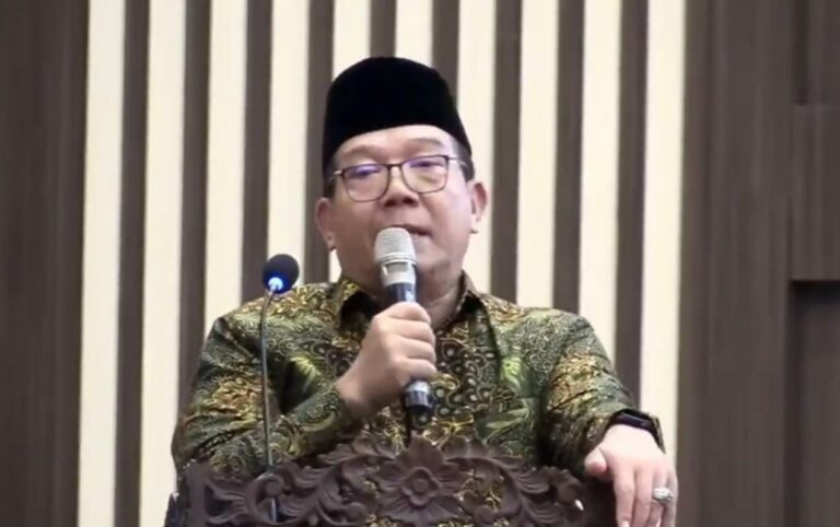 Melongok Rejeki Kiai Kampung
