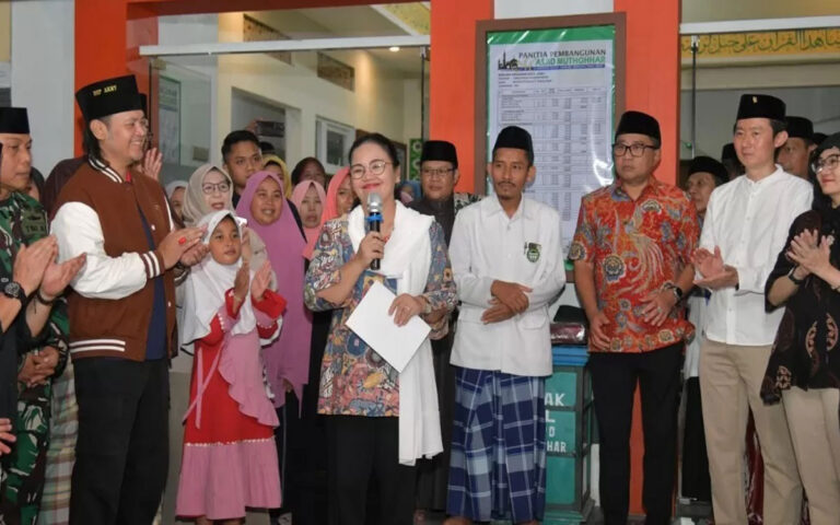 Awali Safari Ramadhan 2026, Agustina Bagikan 20.000 Mushaf Alquran
