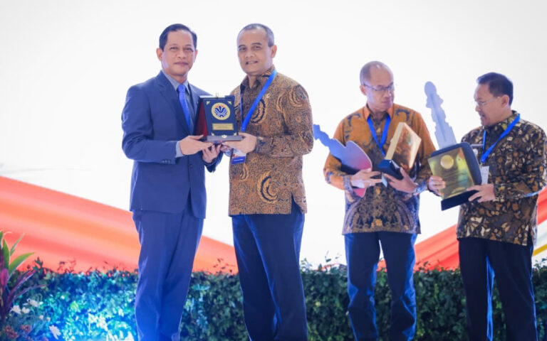 Jateng Raih Penghargaan Pembina Terbaik Kinerja Pengelolaan Sampah 2026