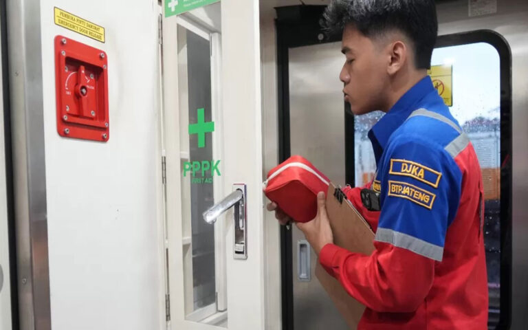 Jelang Lebaran, Seluruh Kereta Api Dalam Kondisi Siap Beroperasi