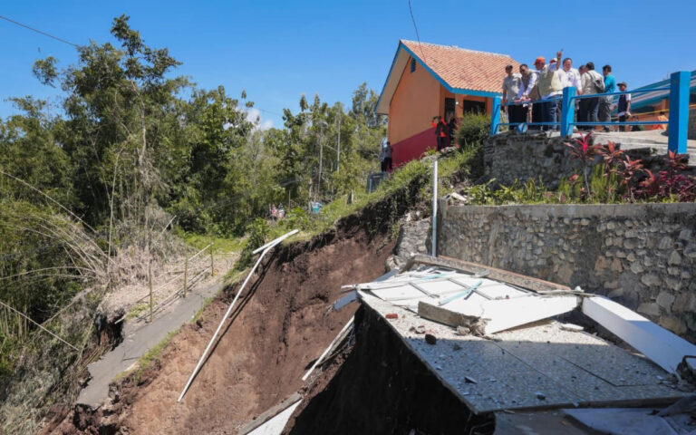 Gubernur Jateng Minta Percepat Penanganan Longsor Brebes
