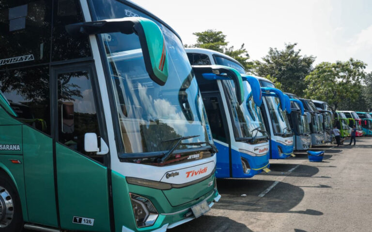 Ratusan Bus Berdatangan ke TMII, Siap Bawa Ribuan Warga Jateng Mudik Gratis