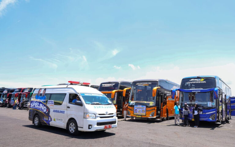 Taj Yasin Berangkatkan 1.142 Pemudik dari Bandung ke Jateng