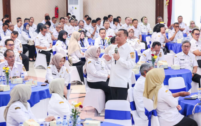 Gubernur Jateng Minta ASN Jadi Problem Solver