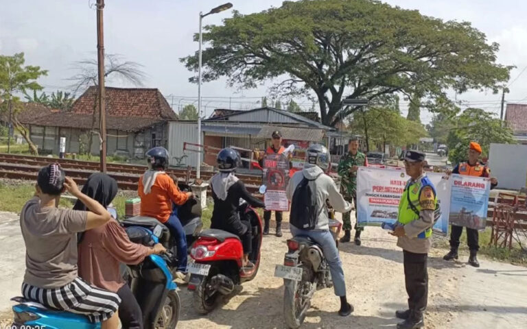 Kecelakaan di Perlintasan Sebidang Jalur KA Menurun