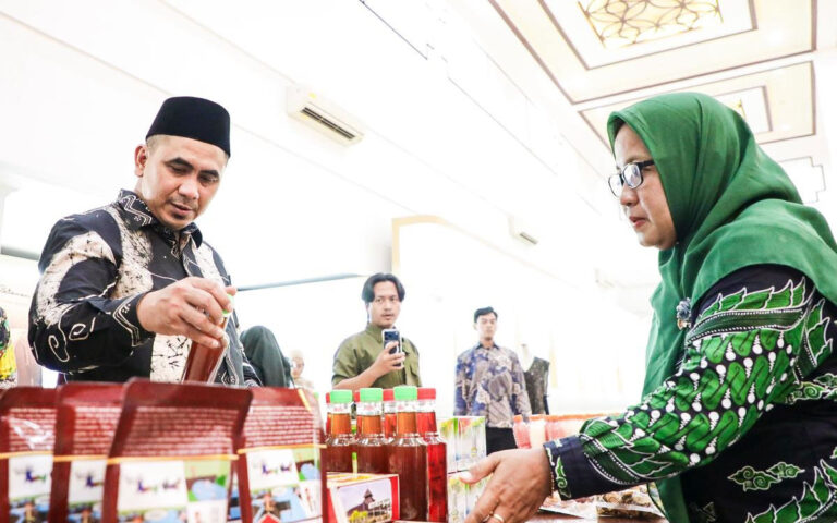 Taj Yasin Ajak Pengusaha Perkuat Ekonomi Syariah di Jateng