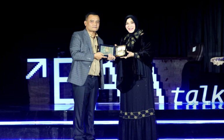 Luthfi Berbagi Ilmu Kepemimpinan Kepada Kepala Daerah di Sumatera