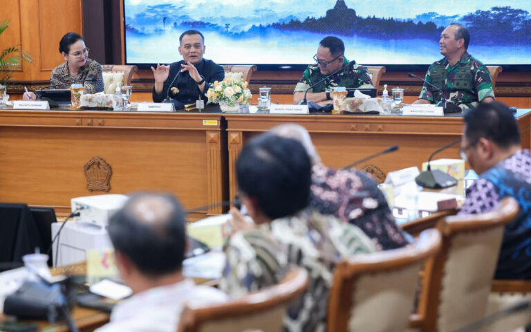 Luthfi Terima Utusan KSAD, Bahas Rencana Pengolahan Sampah Jadi Bahan Bakar