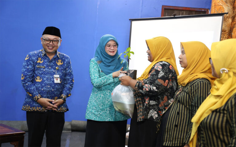 Jaga Ketahanan Pangan Nawal Yasin Terus Dorong Pemanfaatan Lahan Pekarangan