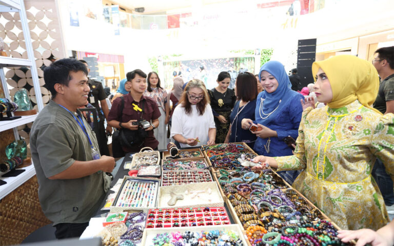 Kuatkan Ekosistem, Nawal Yasin Optimistis UMKM Jateng Kian Tumbuh