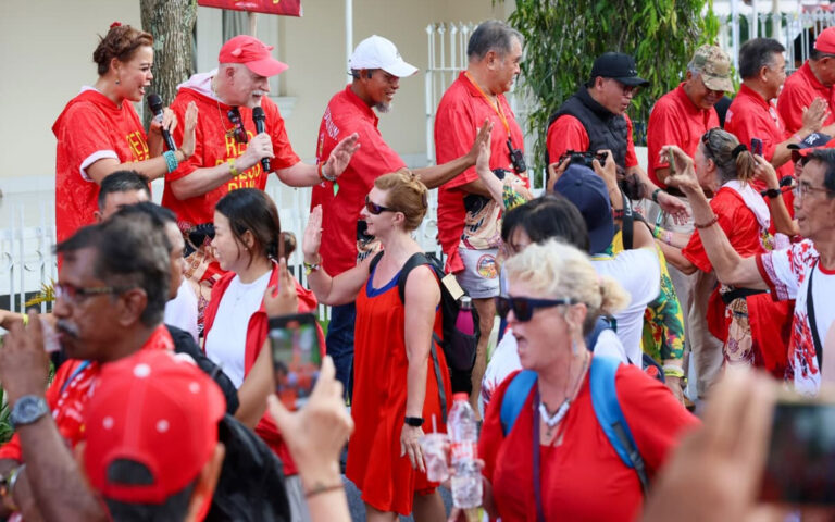 Ribuan Pelari dari 44 Negara Ramaikan Red Dress Run 2026