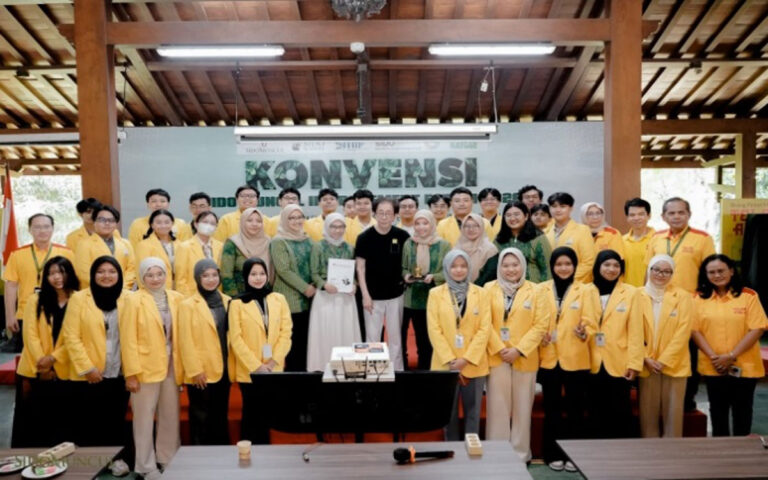 Mahasiswa FK Unnes Belajar Riset dan Pengembangan Herbal di Pabrik Sido Muncul