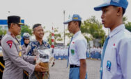 Hari Bhayangkara ke-80, Kapolda Jateng Berikan 1.000 Sepatu Sekolah Gratis Kepada Pelajar di Sukoharjo