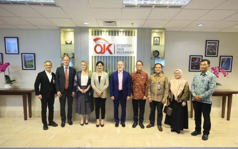 OJK Reformasi Sektor Asuransi dan Dana Pensiun