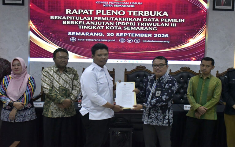 Bawaslu Kota Semarang Awasi Pleno Rekapitulasi PDPB Triwulan III-2026